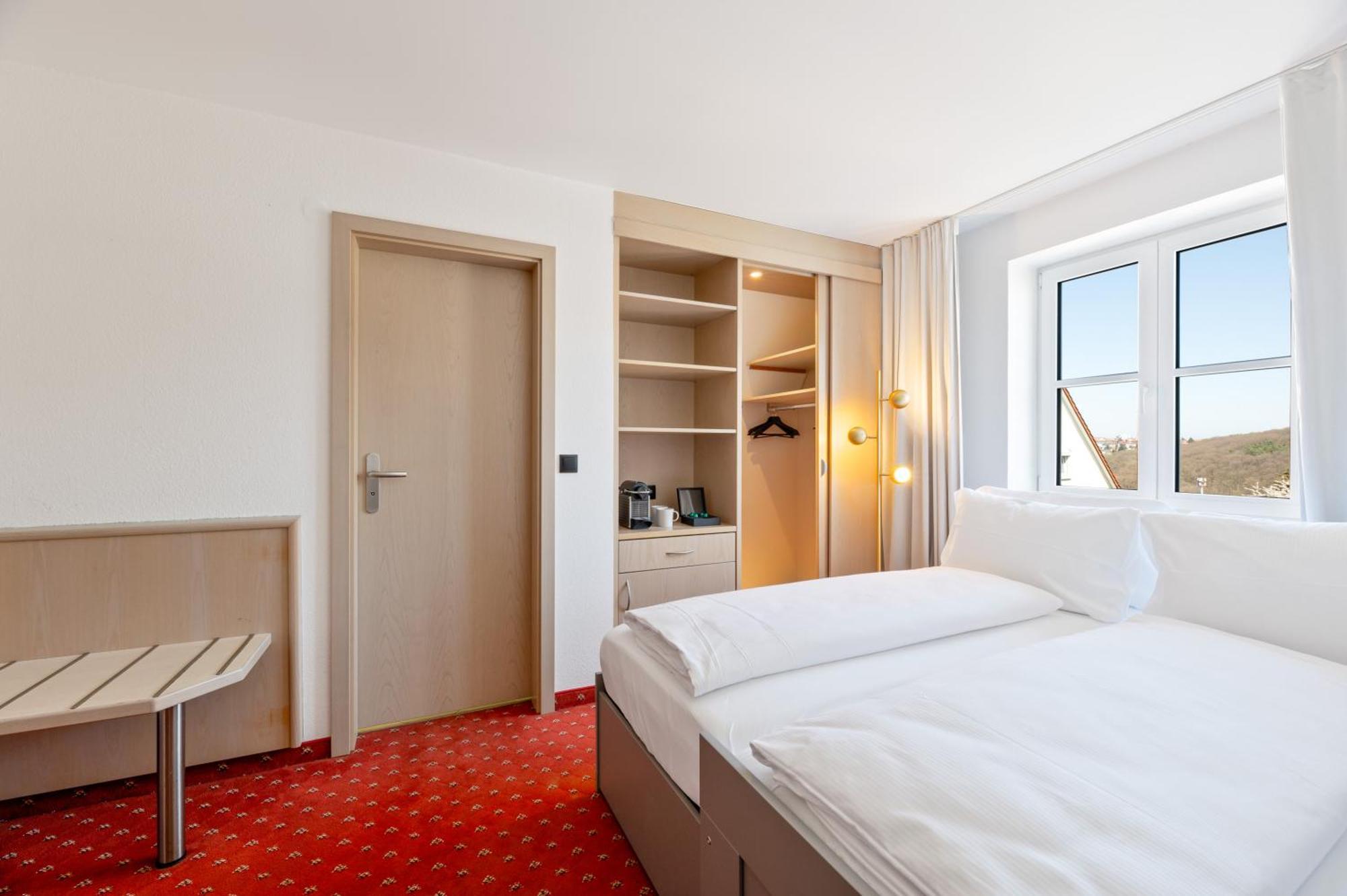 Steiners Hotel Airport-Messe Щутгарт Екстериор снимка