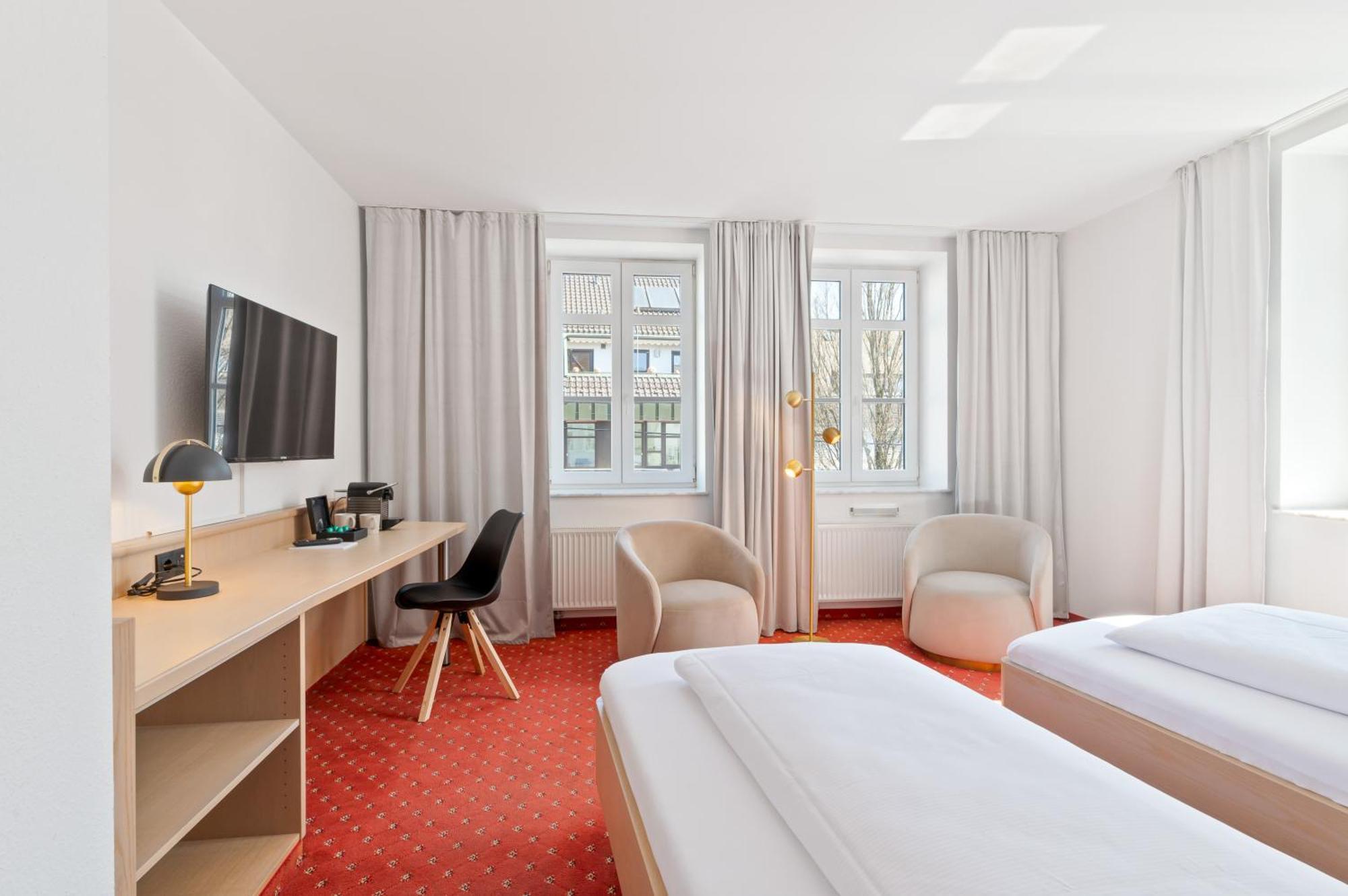Steiners Hotel Airport-Messe Щутгарт Екстериор снимка