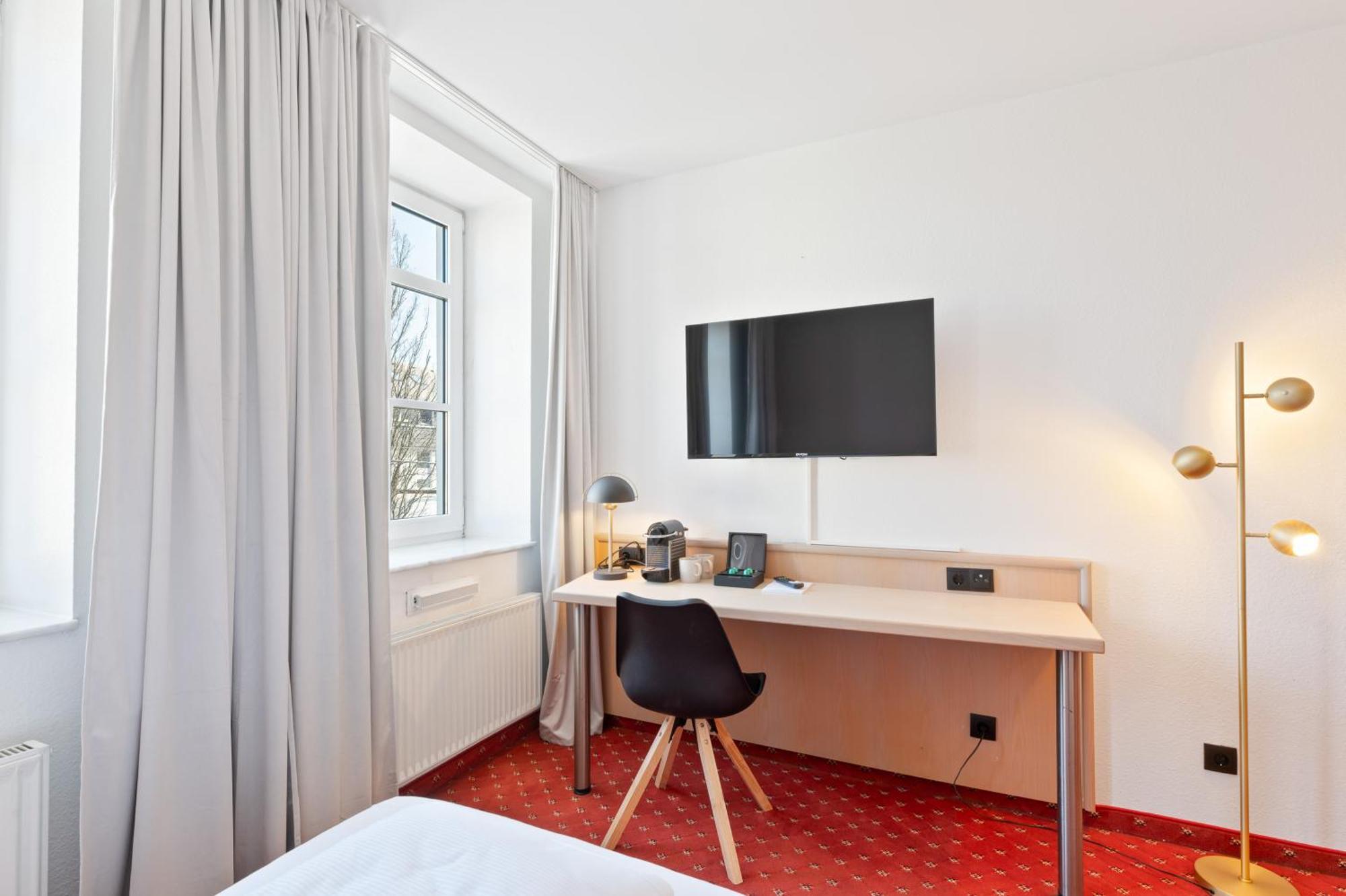 Steiners Hotel Airport-Messe Щутгарт Екстериор снимка