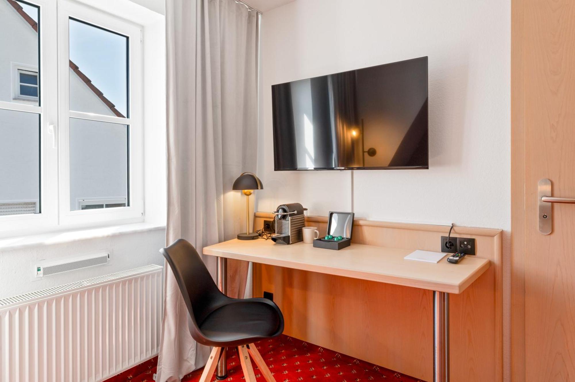 Steiners Hotel Airport-Messe Щутгарт Екстериор снимка