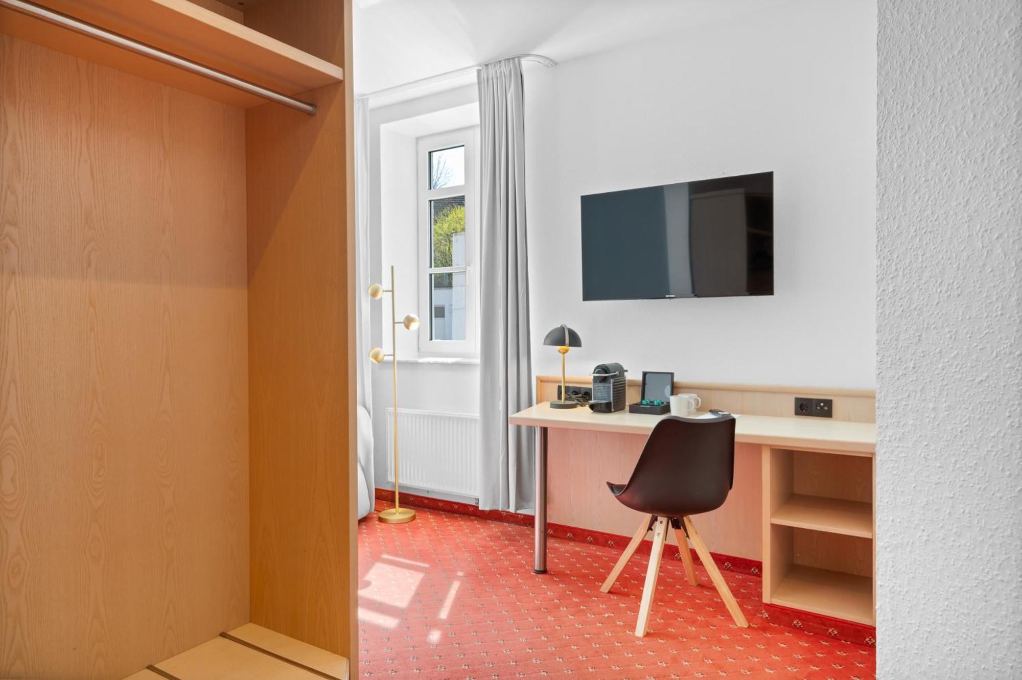 Steiners Hotel Airport-Messe Щутгарт Екстериор снимка